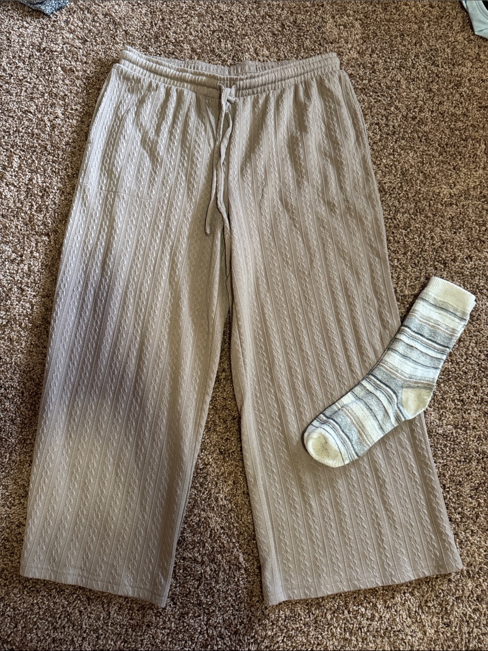 Bear paw pj bottoms size medium.